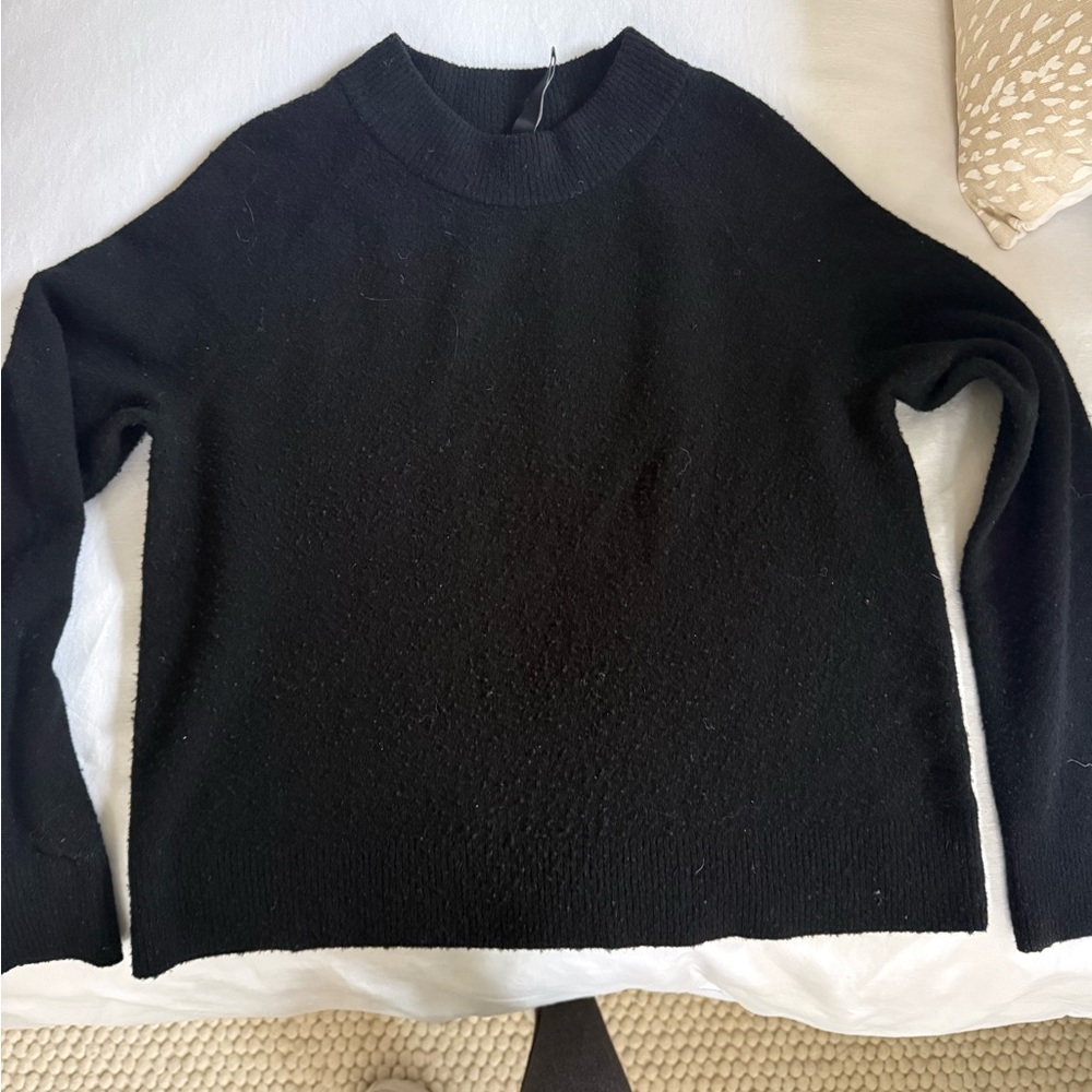 Athleta Women's Black Crew Neck Sweater